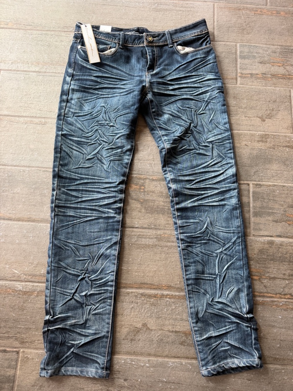 Women's Straight Leg Jeans in Washed Blue